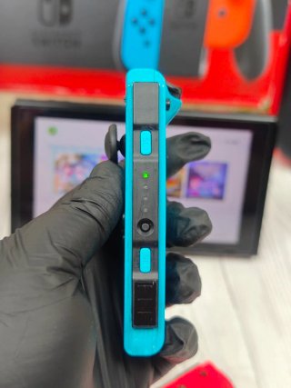 Console Nintendo Switch originale completa con scatola