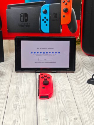 Console Nintendo Switch originale completa con scatola