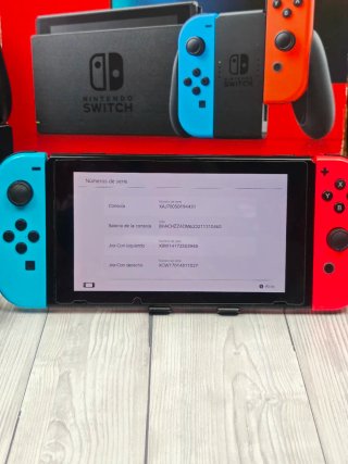 Console Nintendo Switch originale completa con scatola