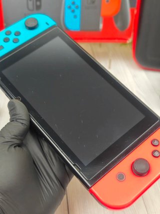 Console Nintendo Switch originale completa con scatola