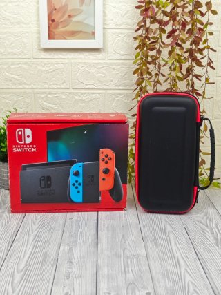 Console Nintendo Switch originale completa con scatola