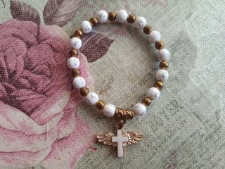 Pulsera Cruz Dorada y Blanca