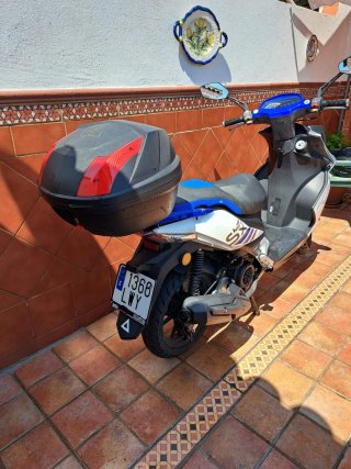 Moto Malcon Ibérica 125cc Scooter Azul/Blanco