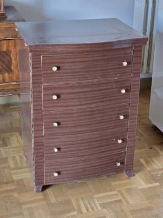 Máquina de coser Singer antigua con mueble