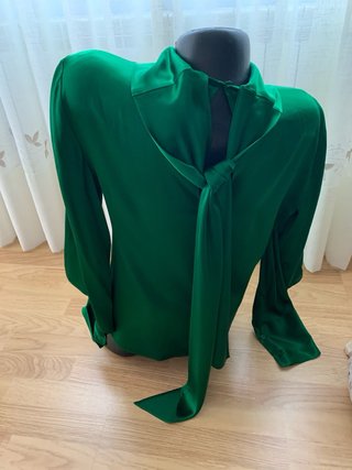 Blusa verde elegante