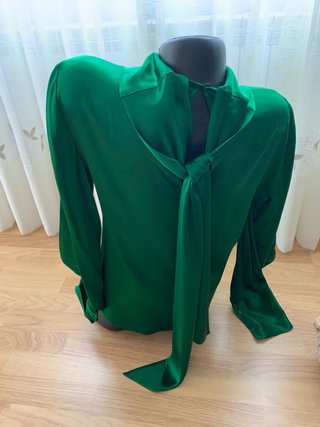 Blusa verde elegante