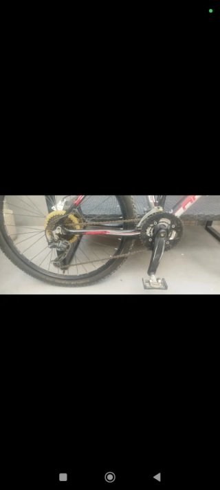 Bicicleta Montaña Negra y Roja