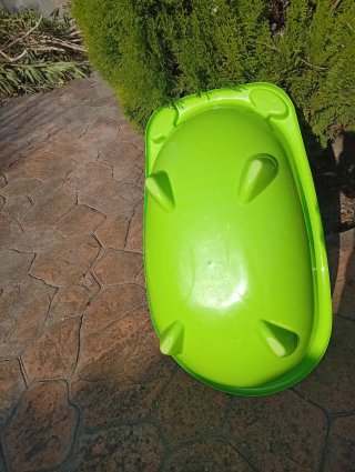 Bañera de bebé verde con patito