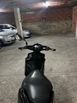 Yamaha Jog R Scooter Negra y Gris