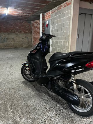 Yamaha Jog R Scooter Negra y Gris