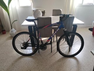 Bicicleta de montaña trek vendo por no uso