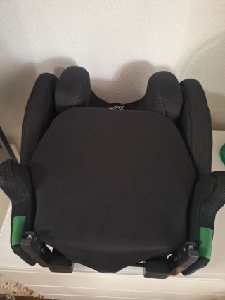 Silla para el coche ( COMO NUEVA )