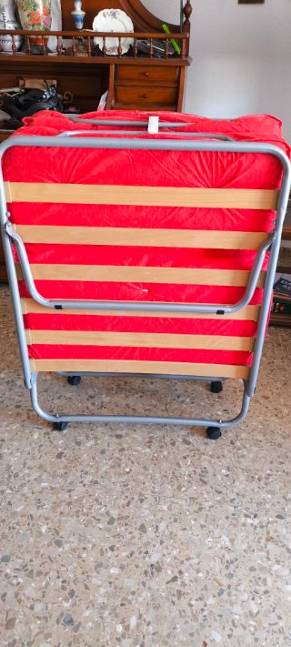 Cama Plegable Roja