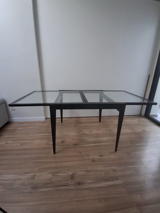 Mesa comedor extensible de cristal y metal