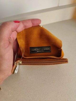 Monedero de piel naranja sin estrenar
