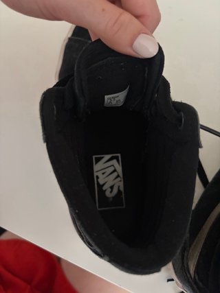Zapatillas Vans SK8-Hi negras y doradas
