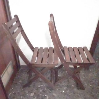 2 Sillas de Madera Marrones Plegables