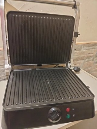 Parrilla Eléctrica Qilive Negra/Plateada.