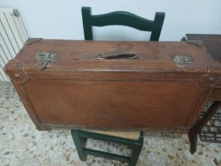 Maleta antigua cuero para restaurar