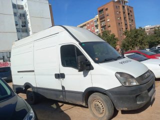Furgoneta grande para mudanzas portes desalojos