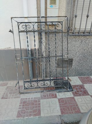 Reja de hierro forjado 106x150 cm