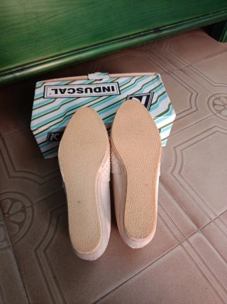 Zapatos de verano beige