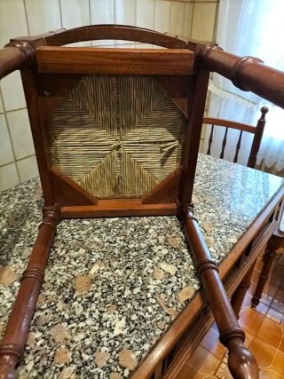 Mesa y 4 Sillas Madera Sapeli