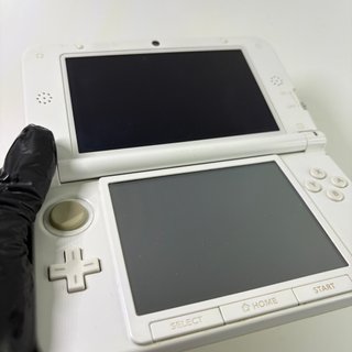 Nintendo 3DS XL Pikachu Edition