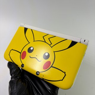 Nintendo 3DS XL Pikachu Edition