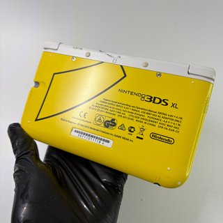 Nintendo 3DS XL Pikachu Edition
