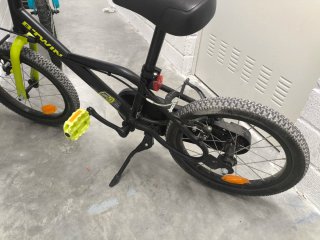 Bicicleta Infantil Btwin 16 Dark Hero 500