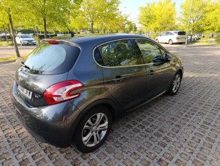 Peugeot 208 5P Allure EHDi 92 2015