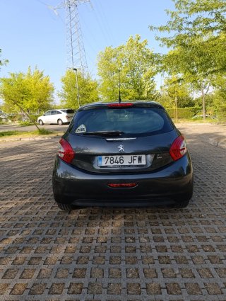 Peugeot 208 5P Allure EHDi 92 2015