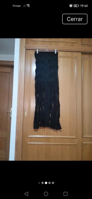 Falda Zara negra con flecos