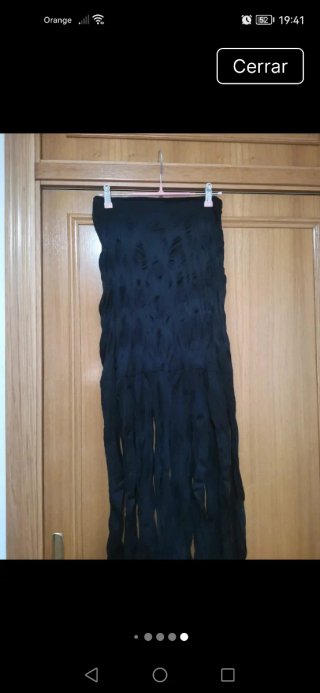 Falda Zara negra con flecos