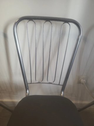 Juego de 4 sillas metálicas acolchadas