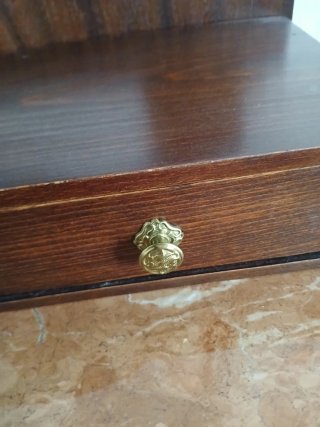 Mueble tocador antiguo con espejo