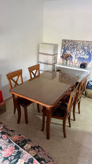 Mesa comedor con cristal y 4 sillas madera