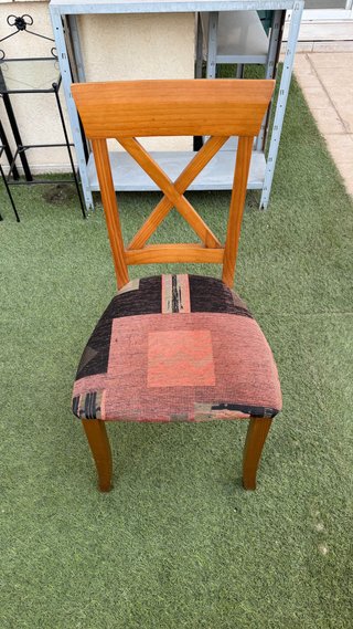 Mesa comedor con cristal y 4 sillas madera