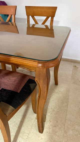 Mesa comedor con cristal y 4 sillas madera