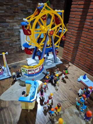 Lote 125 Playmobil Figuras y Atracciones