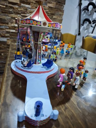 Lote 125 Playmobil Figuras y Atracciones