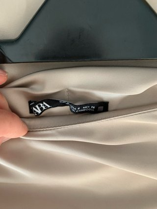 Falda larga beige satinada