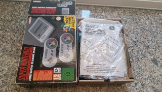 Super Nintendo Classic Mini + 2 controller