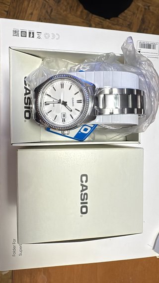 Reloj Casio Plata y Blanco