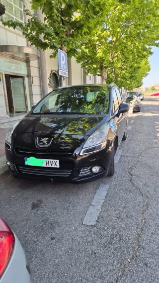 Peugeot 5008 2013