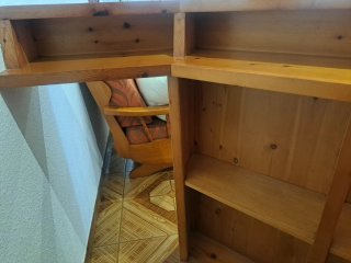 Barra y 2 taburetes de pino macizo  hecho a mano