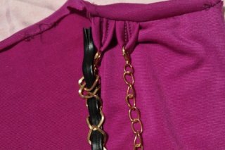 Vestito donna elegante con catena oro