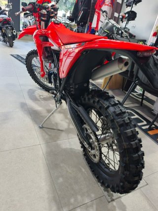 BETA XTRAINER 300 2T ENDURO MY27Negra y Roja