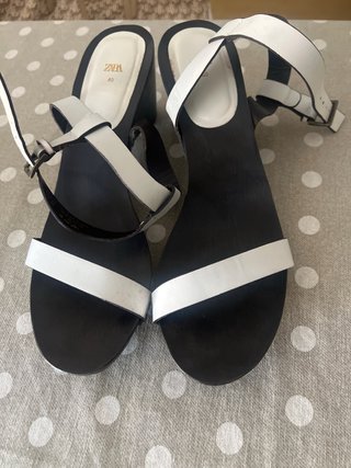 Sandalias Zara Tacón Madera Piel Blanca Talla 40